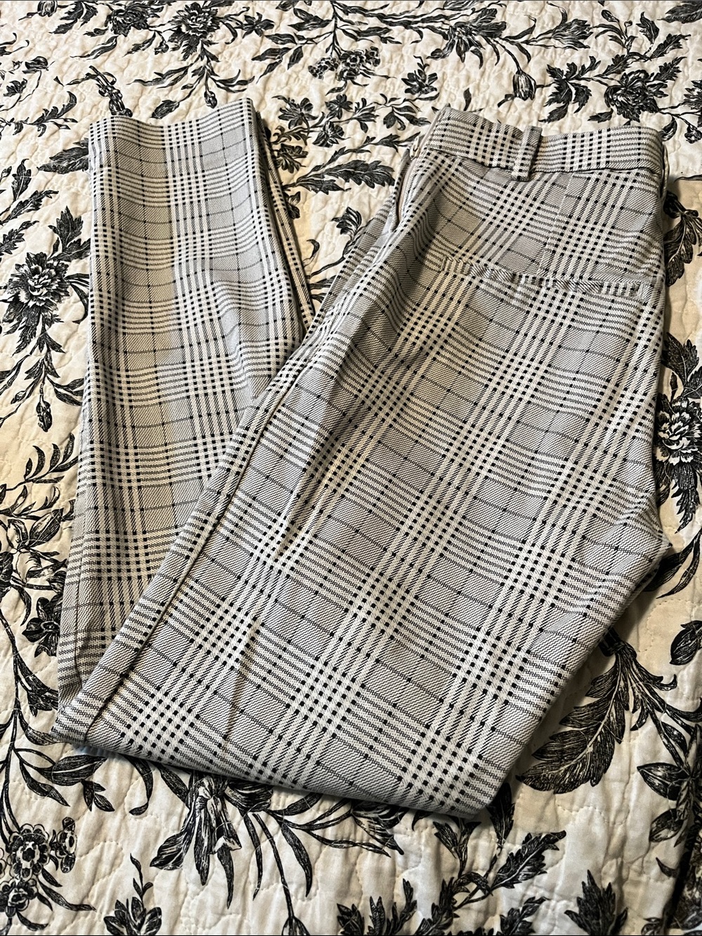 H&M Women’s Gray Plaid Dress Pants